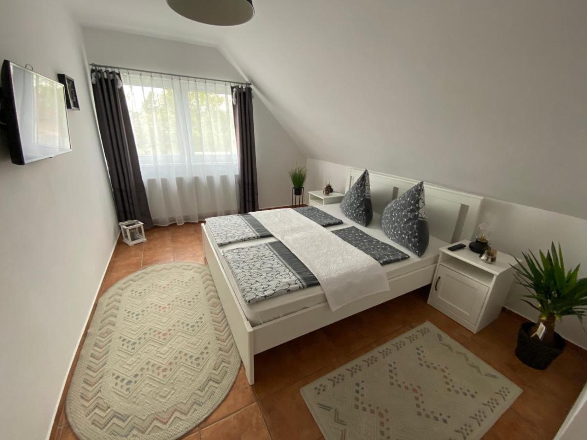 Munkacsy Apartmanok Balatonfenyves Exterior foto