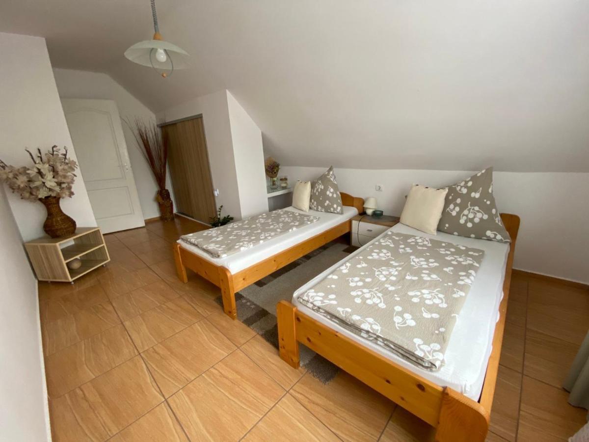 Munkacsy Apartmanok Balatonfenyves Exterior foto