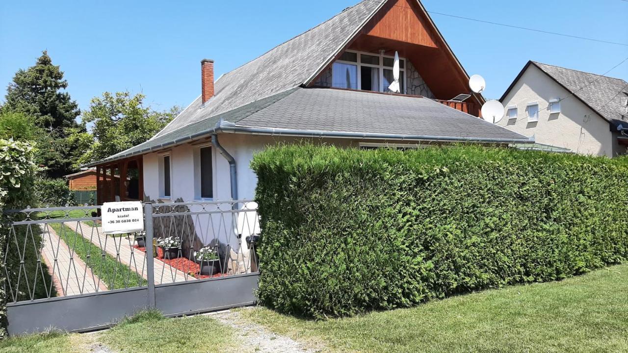 Munkacsy Apartmanok Balatonfenyves Exterior foto