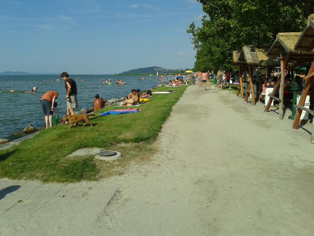 Munkacsy Apartmanok Balatonfenyves Exterior foto